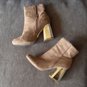 Stylish Tan Ankle Boots with Gold Heel